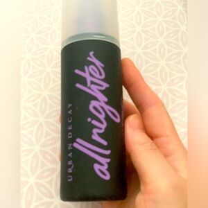 Urban decay long lasting makeup setting spray